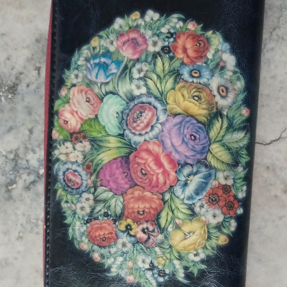 Wallet - Picture 2 of 16